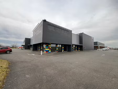 local d'activité 706 m² à vendre ? argancy  dépôts chauffés  bureaux équipés  porte sectio