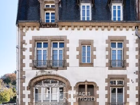 maison de maître en coeur de ville avec jardin