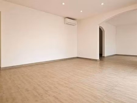 local d'activités à vendre