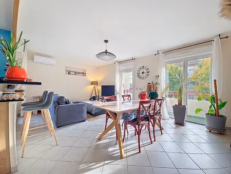 bel appartement t4 lumineux et rénové de 85m² avec balcon  parking et cave à vendre en exc