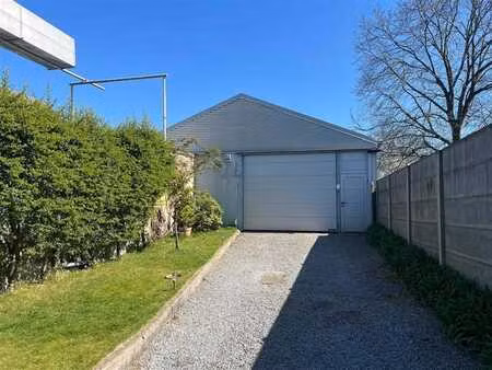 vaste entrepôt de 520 m²