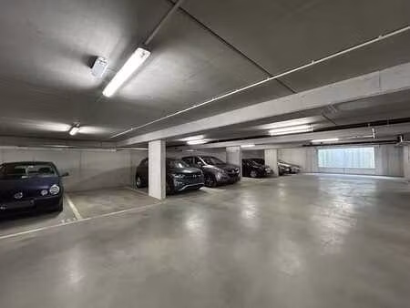 parking à louer avec borne de recharge à zaventem