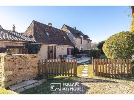 grande maison familiale proche de la rivière dordogne