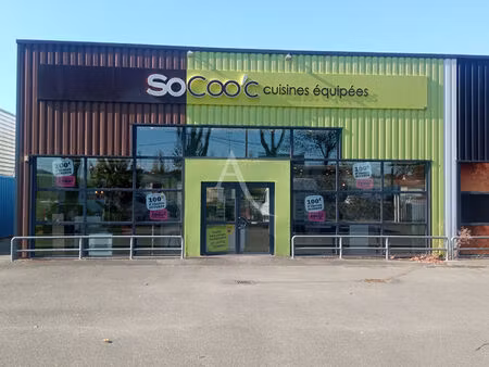 challans  local commercial de 181 m²