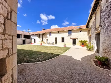 vente maison 6 pièces 180 m² à la roche-rigault (86200)  259 000 €