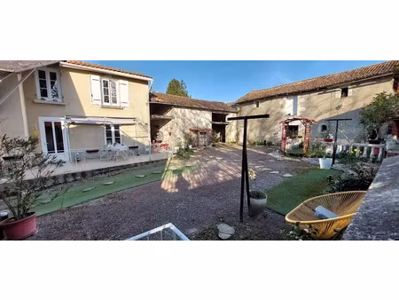 vente maison 6 pièces 150 m² à monts-sur-guesnes (86420)  149 000 €