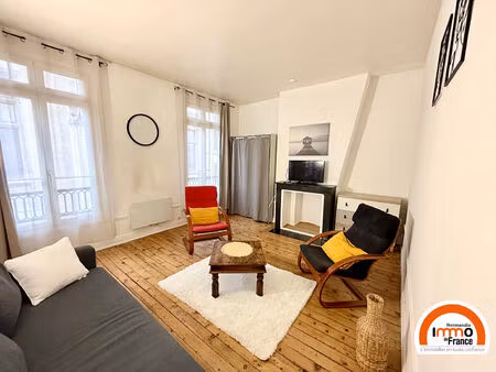 proche station de metro palais de justice - studio meuble de 33 m²