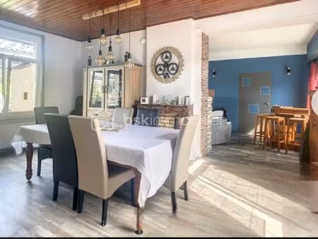 maison de 161 m² à beaurainville