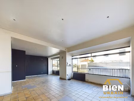 local commercial garons 145 m2