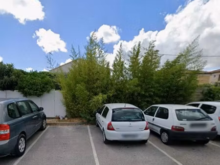 vente terrain 205 m² à la crau (83260)  210 000 €