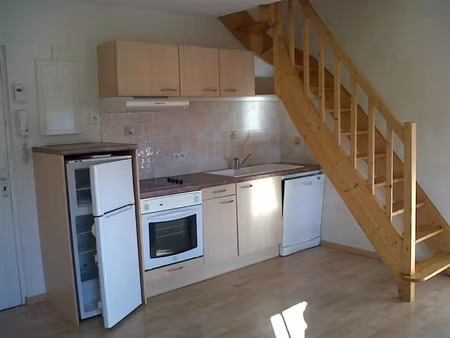 location appartement 3 pièces 47 m² à pons (17800)  590 €