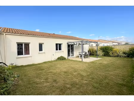 maison croix chapeau