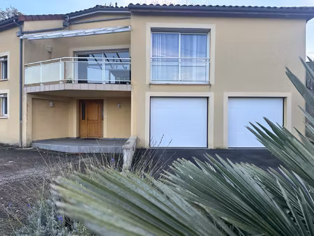 villa au centre de decazeville