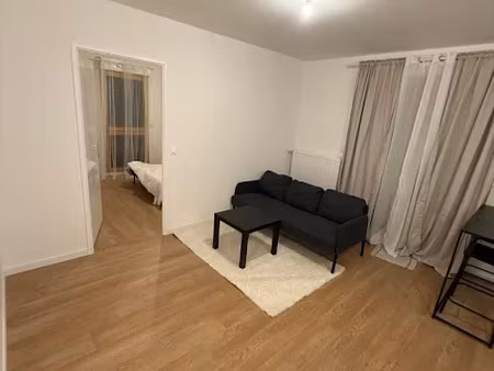 location meublée appartement 2 pièces 42 m² à noisy-le-grand (93160)  1 200 €