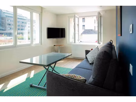 location meublée appartement 2 pièces 53 m² à annecy (74000)  1 500 €