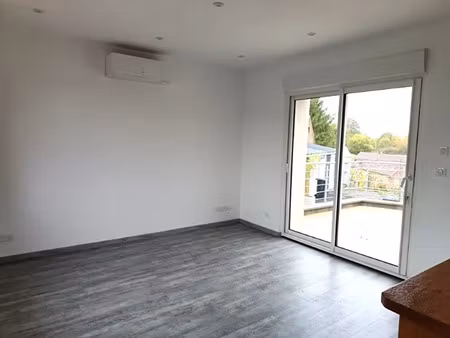 location maison 2 pièces 42.08 m² à equancourt (80360)  650 €