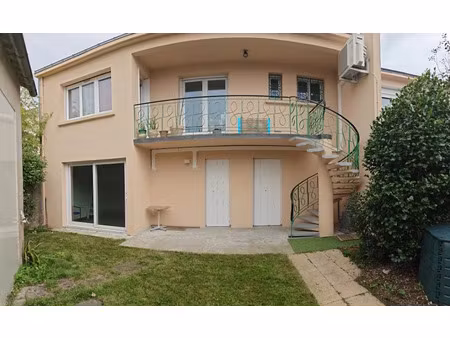 location maison 3 pièces 85 m² à la roche-sur-yon (85000)  865 €