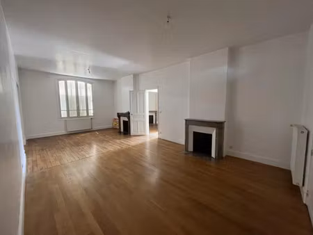 location maison 9 pièces 200 m² à compiegne (60200)  2 042 €
