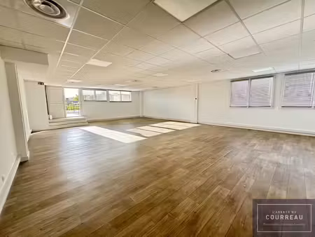 location locaux professionnels 0 pièces 135 m² à saint-aunès (34130)  2 180 €