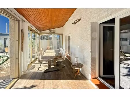 location maison  139.2 m² t-5 à la crau  1 800 €