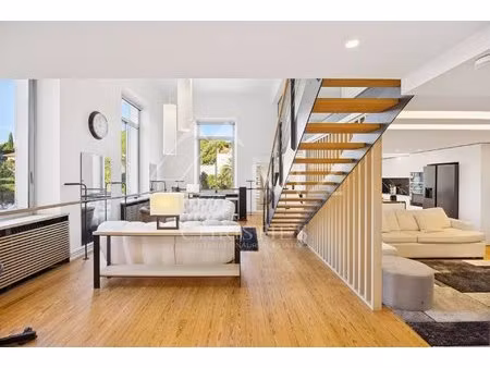 vaste loft atypique à cannes montfleury