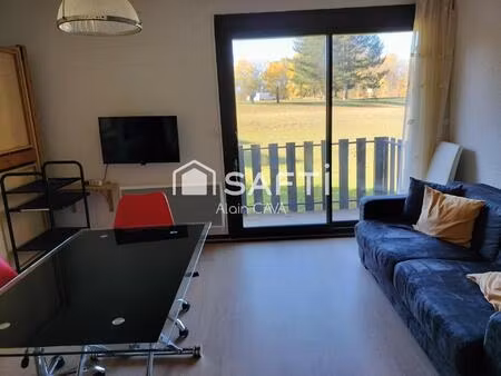 studio de 26m² en rez de jardin avec petite terrasse donnant sur un jardin