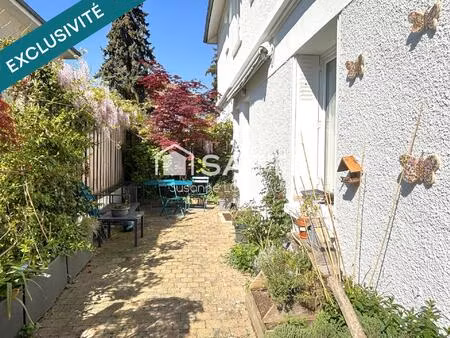 triplex comme une petite maison avec un grand air