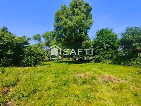 terrain de 1134 m² dont 900 m² constructibles