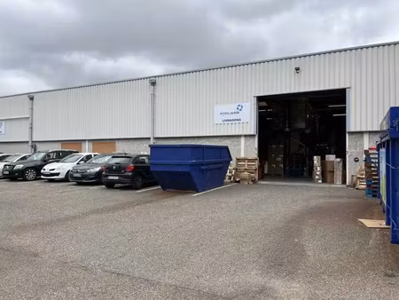 a louer local industriel de 1 600 m² sur la commune de chassieu