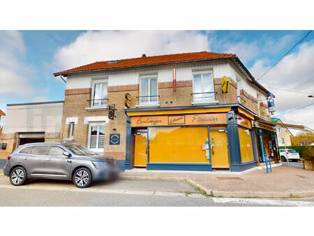 bois d'arcy mur et fond de commerce de 125 m² et appartement de 86 m² hab