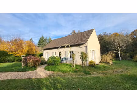 maison + annexes  4 000 m² de parc en lisière de forêt