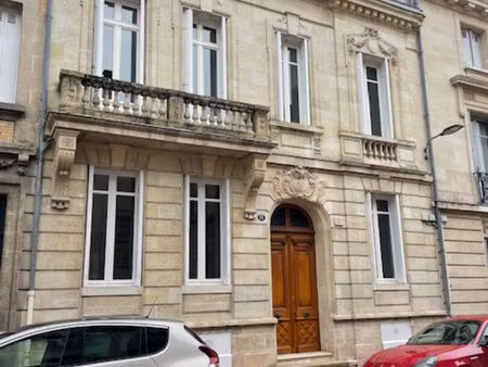superbe hôtel particulier du 19éme siècle  barrière du médoc  entièrement restauré avec ga