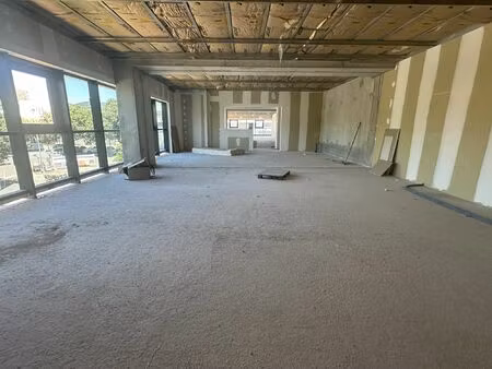 location bureau 100 m² à manosque (04100)