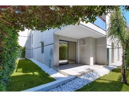 cannes début de montfleury 2 pièces avec jardin et parking