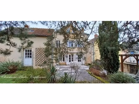 entre cluny et charolles  maison de centre bourg de 180 m² à rénover  sur parcelle de terr