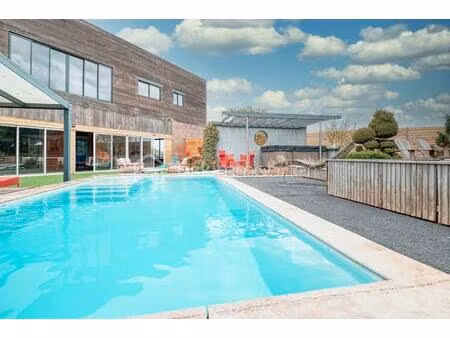 local d'activités de 820 m² à nogent-le-roi