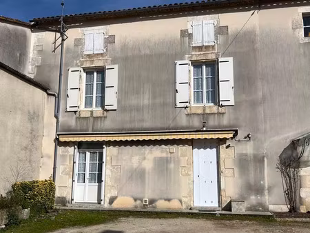 vente maison 4 pièces 88 m² la rochefoucauld-en-angoumois (16110)