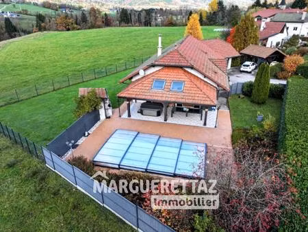 maison contemporaine de plain-pied avec piscine et vue dégagée – environnement calme et...