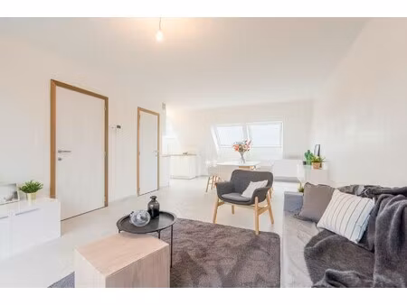 appartement te koop in proven met 2 slaapkamers