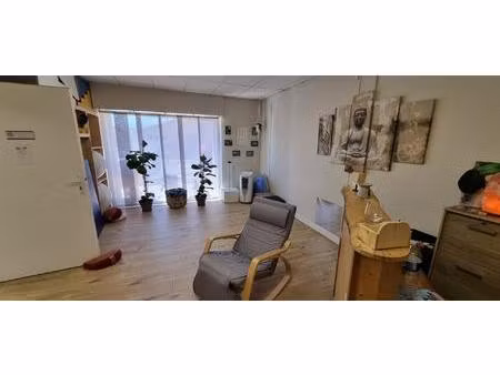 ensemble de petits commerces