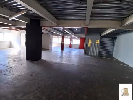 local commercial - 1200m ²