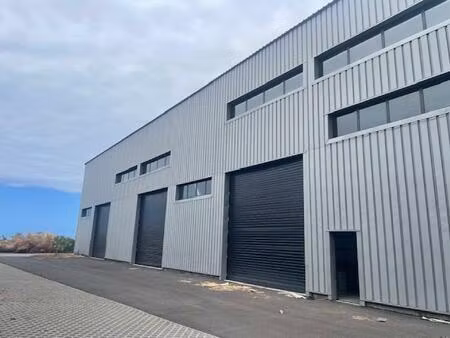 location local professionnel st andre 97440