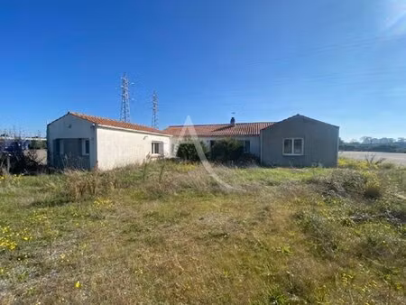 en vente local commercial 159 m² – 569 800 € |soullans