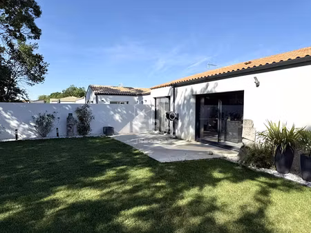 vente maison 4 pièces 100 m² à ferrieres (17170)  320 000 €