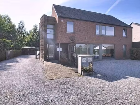 surface commerciale à vendre à rue de bourlers 66 chimay (vbd49861)