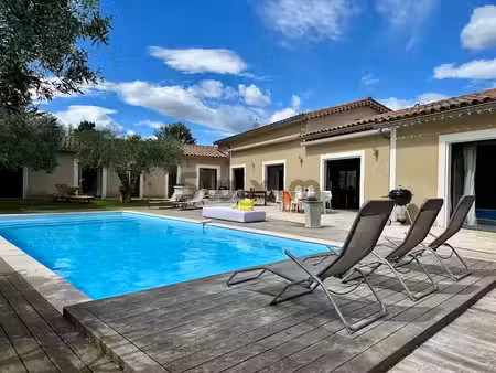 location meublée villa 7 pièces 243 m² à vezenobres (30360)  2 100 €