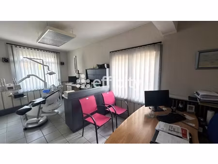 local commercial 9 pièces - 255 m²