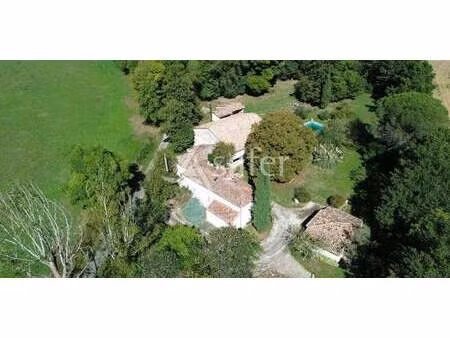 maison avec piscine et jardin puymirol (47)