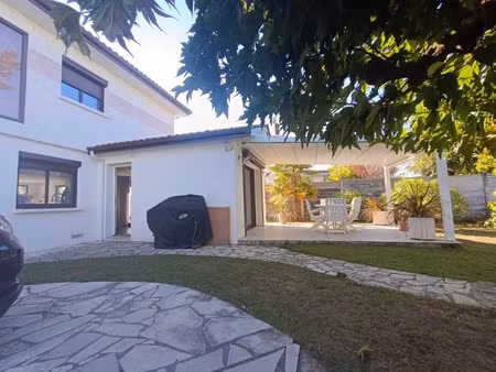 vente maison 6 pièces 206 m² à camblanes-et-meynac (33360)  500 850 €