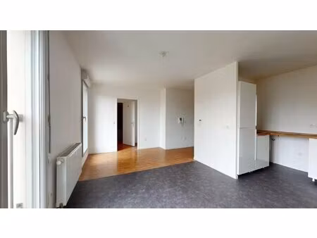 trappes (78) - a vendre appartement 2 pieces 45m²